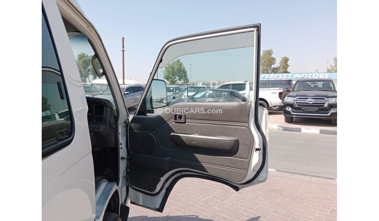 Nissan Caravan CARAVAN VAN RIGHT HAND DRIVE(PM1662)