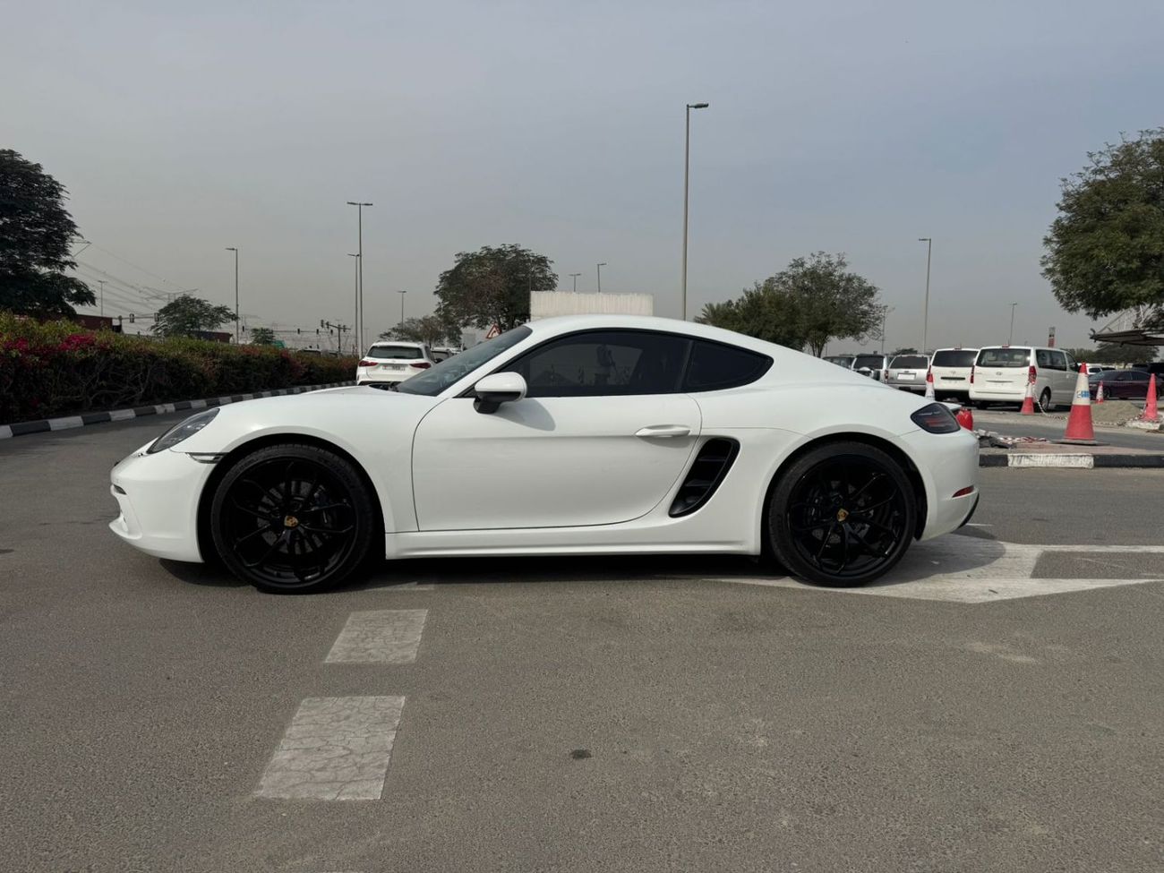 بورش كايمان 718 Std 2.0L A/T