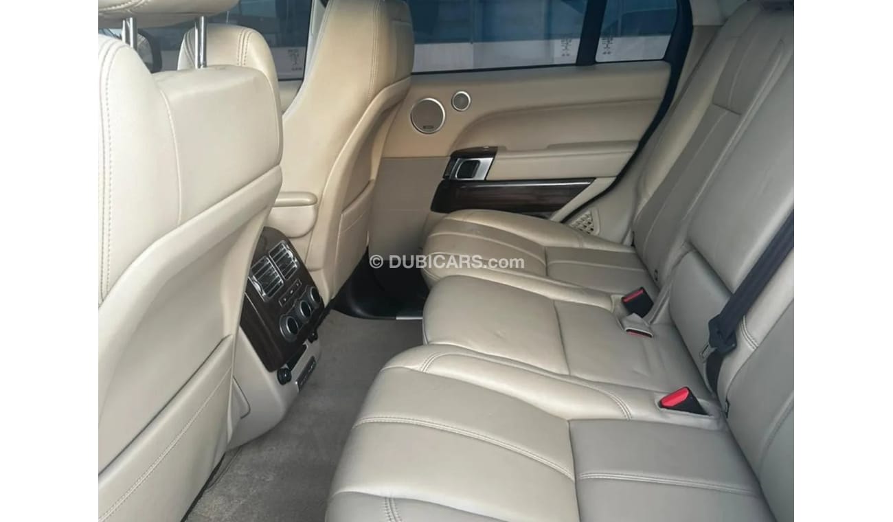 Land Rover Range Rover Range Rover VOGUE V8 2016  Price 120.000 dirhams Mileage 96.000 km  Gulf specifications,  full optio