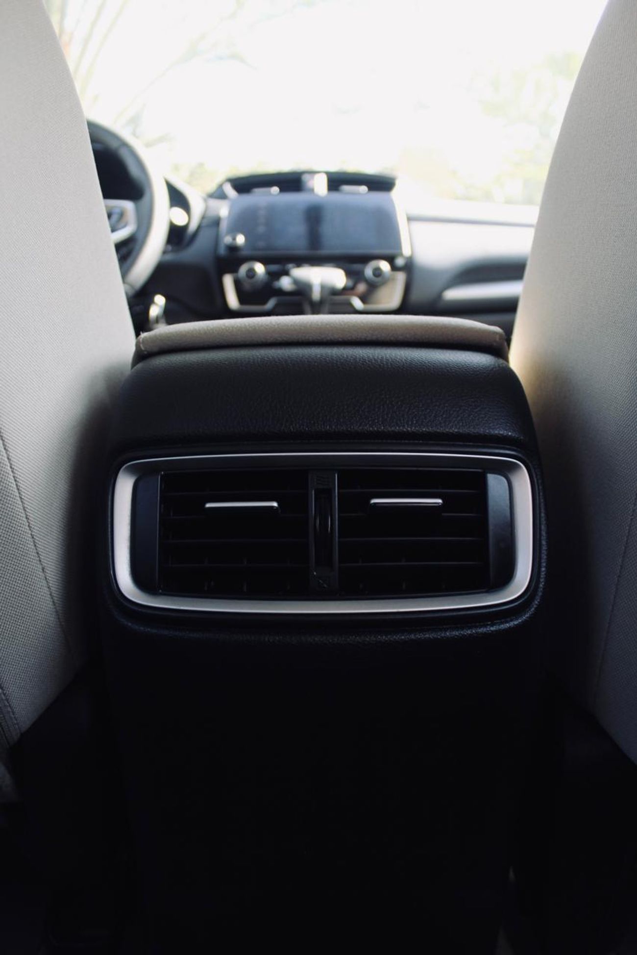 Honda CRV The 2021 Honda CR-V is a highly versatile, compact 5-seater SUV (with 7-seat options in some markets