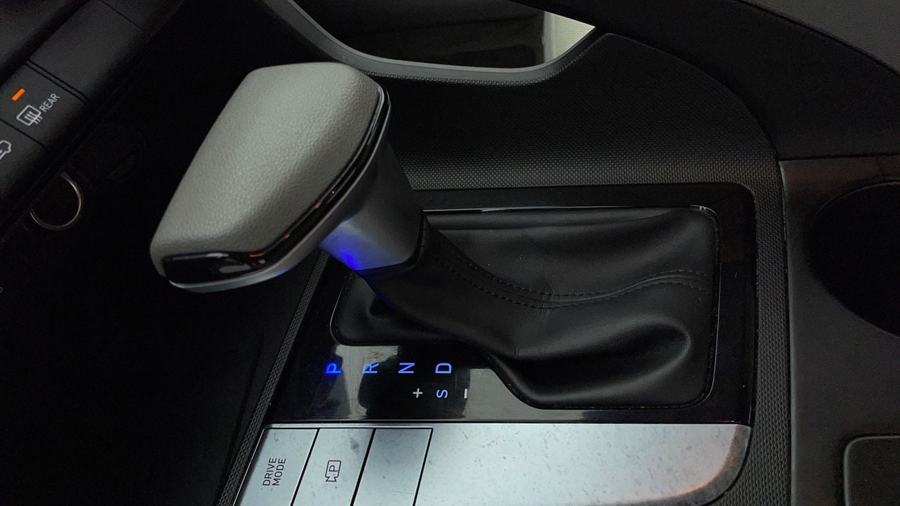 Hyundai Elantra GL 1.6 | Zero Down Payment | Free Home Test Drive