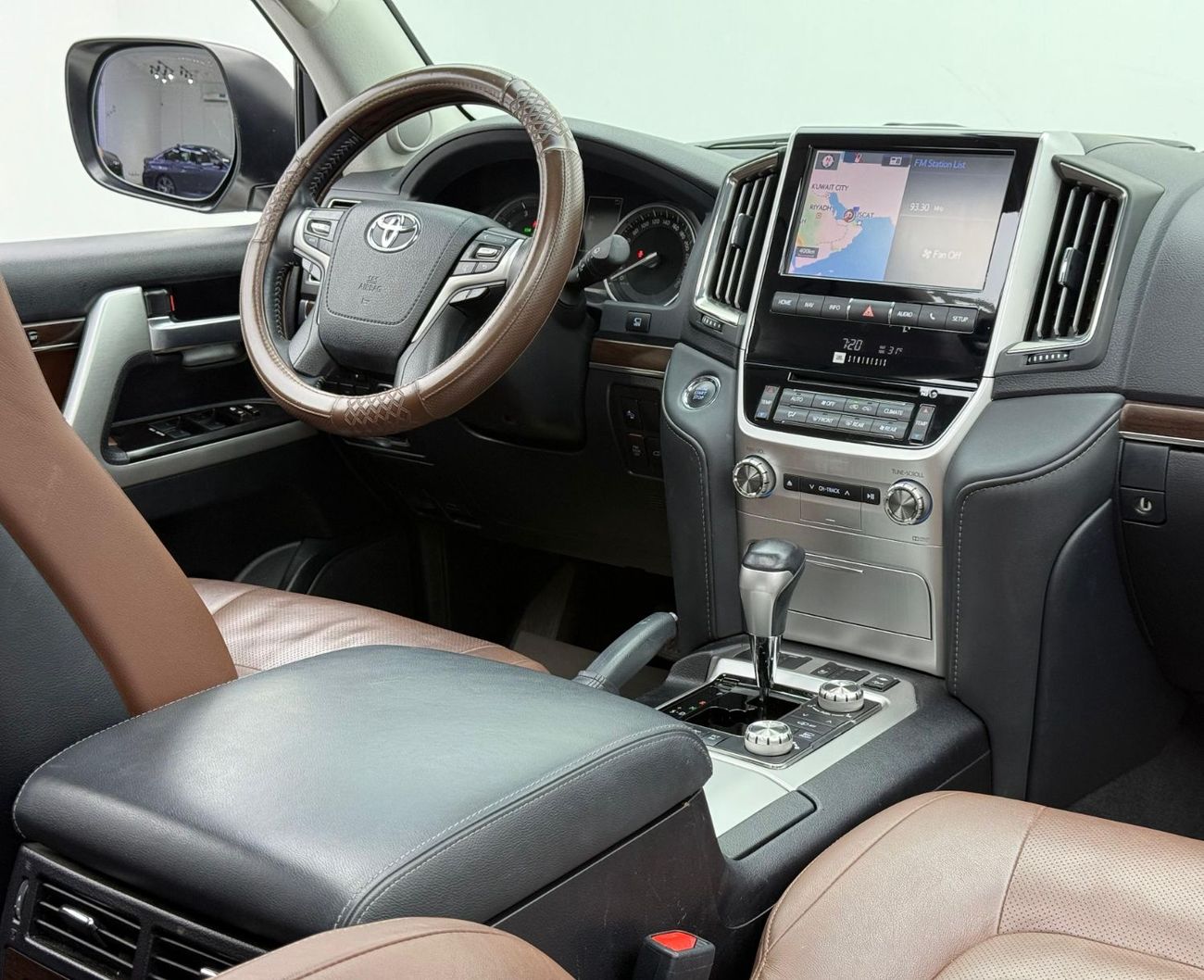 تويوتا لاند كروزر 2021 Toyota Land Cruiser VX-E V8, 1 Year Unlimited KM Warranty, Full Toyota Service History, GCC