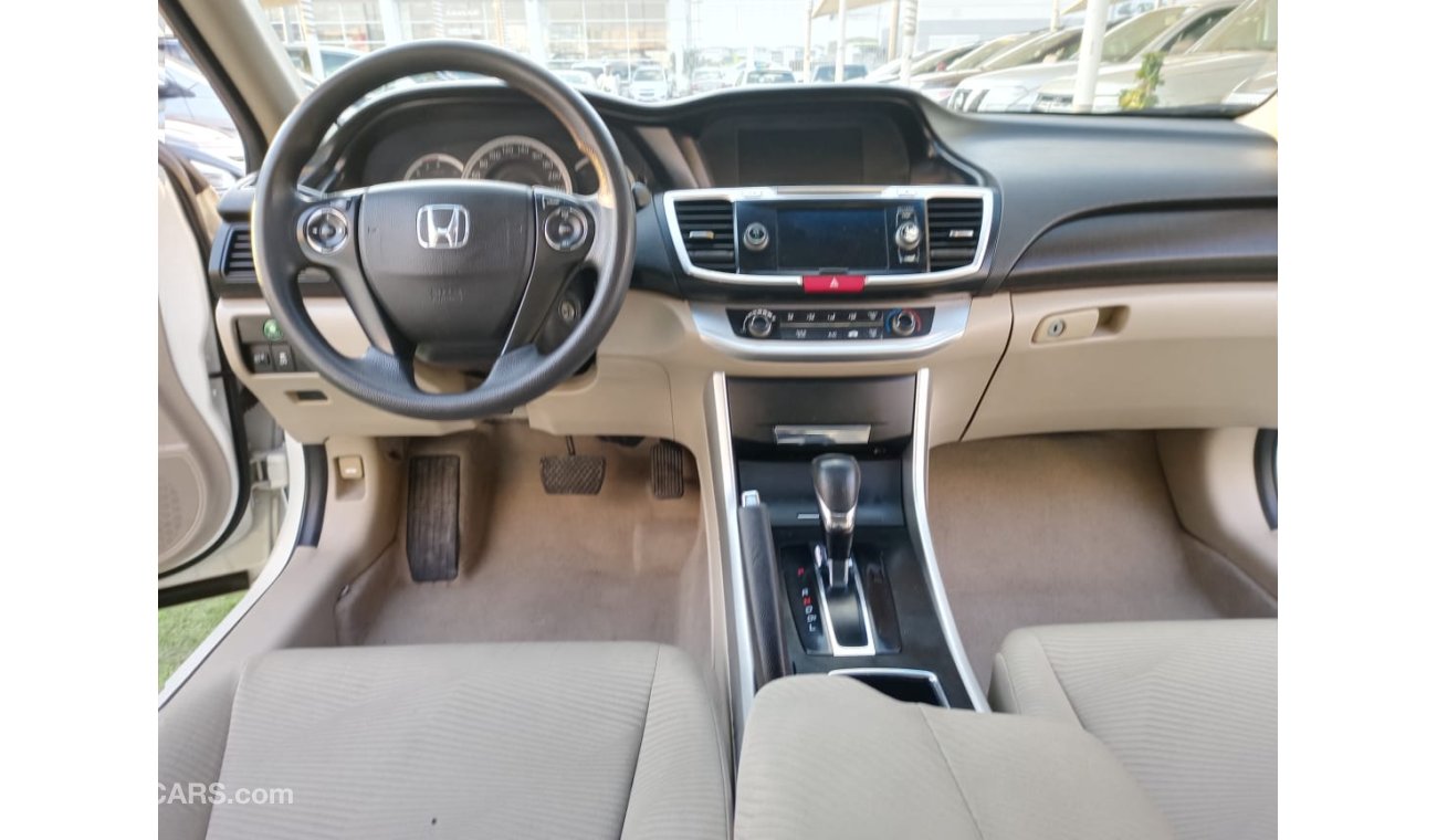 Honda Accord Gulf number one, cruise control hatch, alloy wheels, fog lights, in excellent condition