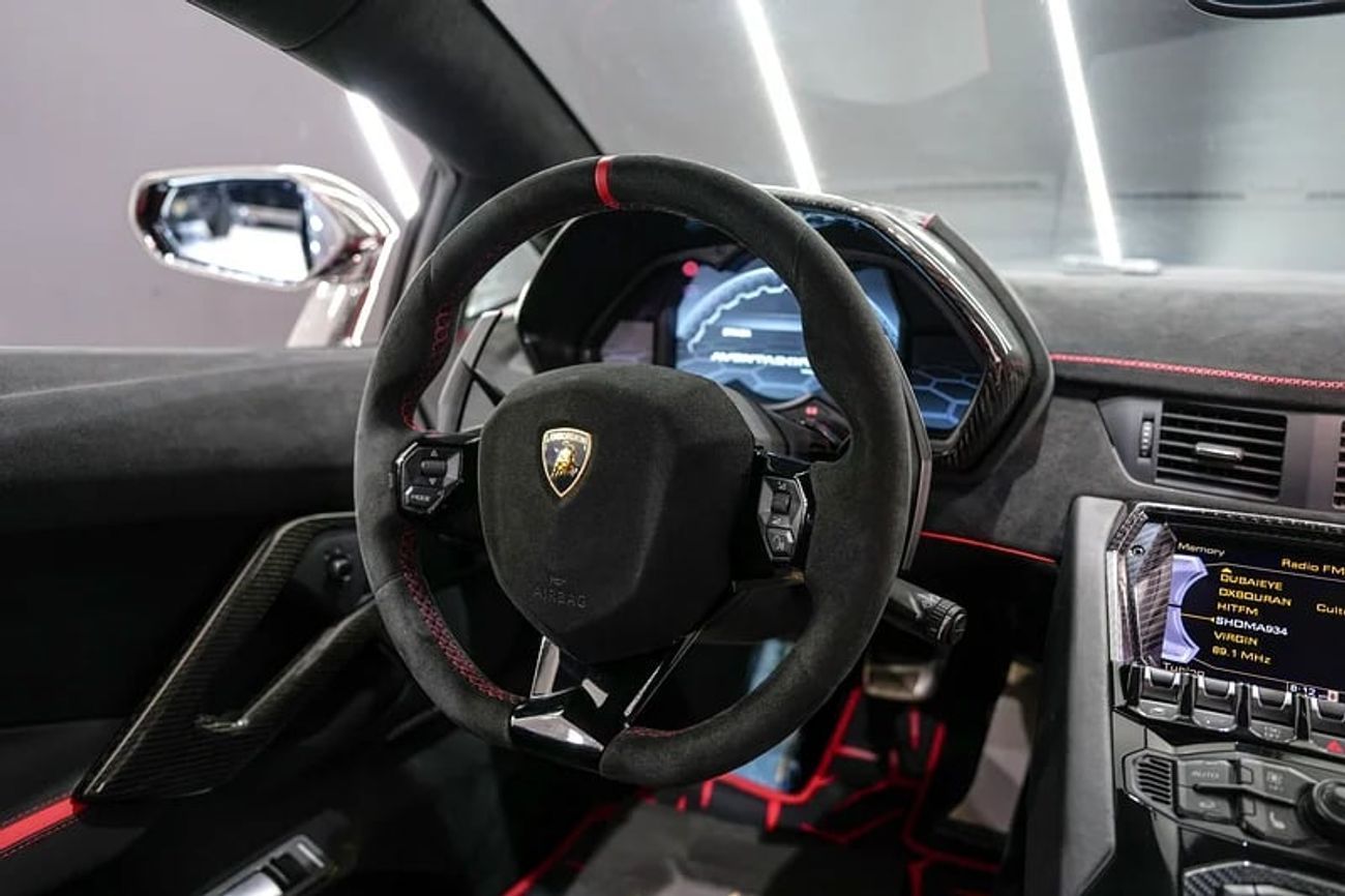 لامبورغيني أفينتادور SVJ Body Kit, Full Carbon Package, Front Lift, Very Low KM, GCC Specs!!