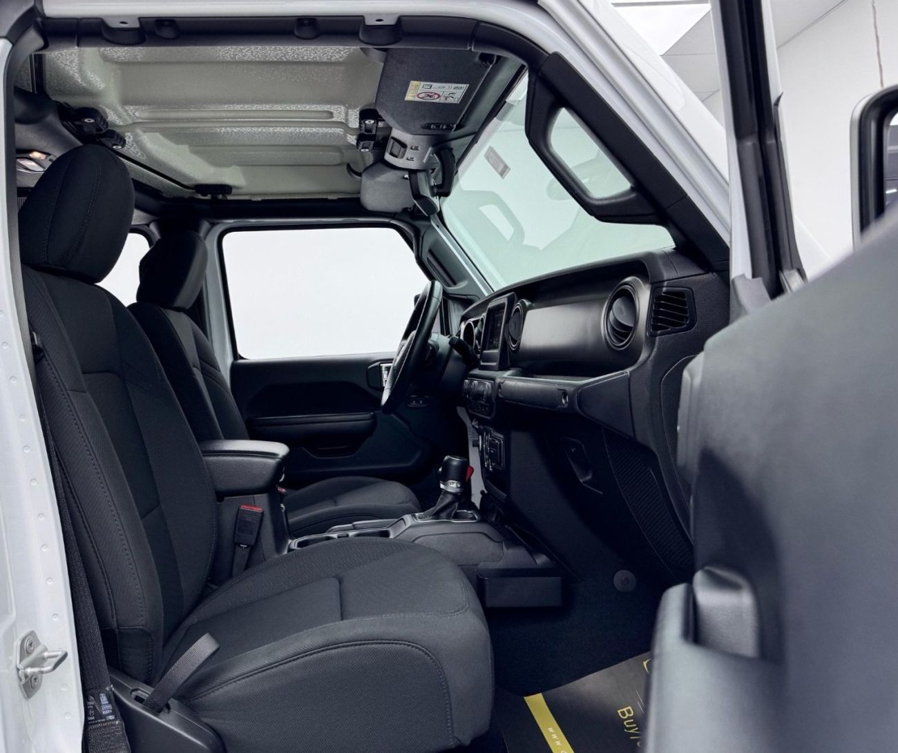 جيب جلادياتور Sport 3.6L 2020 Jeep Gladiator Sport, June 2026 Jeep Warranty, Full Jeep Service History, GCC