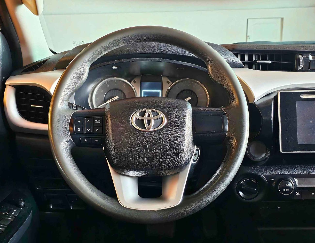 تويوتا هيلوكس SR5 /WIDE BODY/ PETROL A/T / 2.7L V4 4WD / ONLY FOR EXPORT /LOT#49663