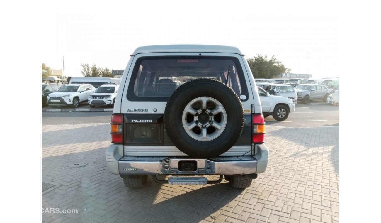 Mitsubishi Pajero MITSUBISHI PAJERO RIGHT HAND DRIVE (PM939)