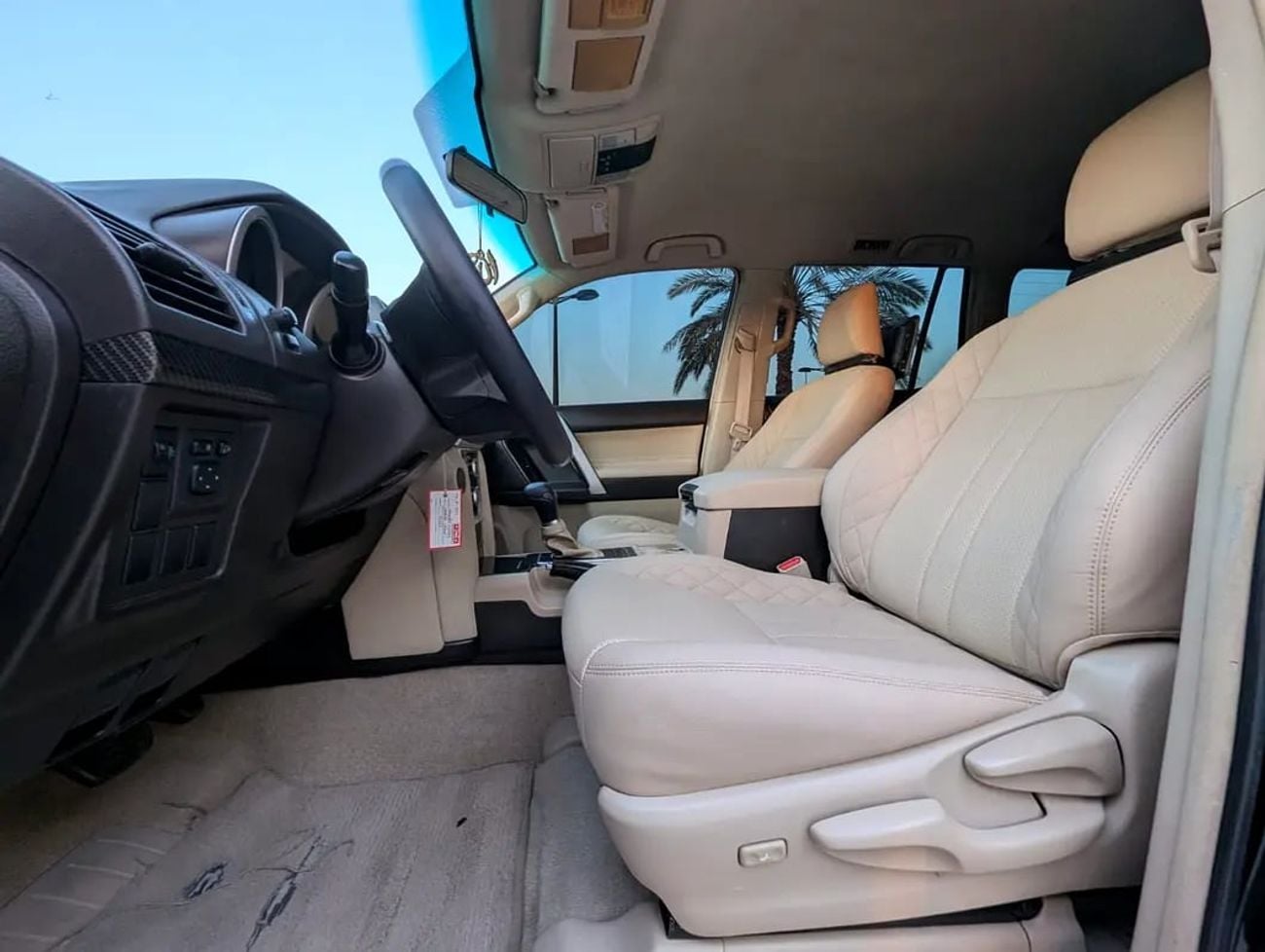 Toyota Prado TX-L FACELIFTED WITH INTERIOR AND EXTERIOR GCC V4 2.7L IN EXCELLENT CONDITION