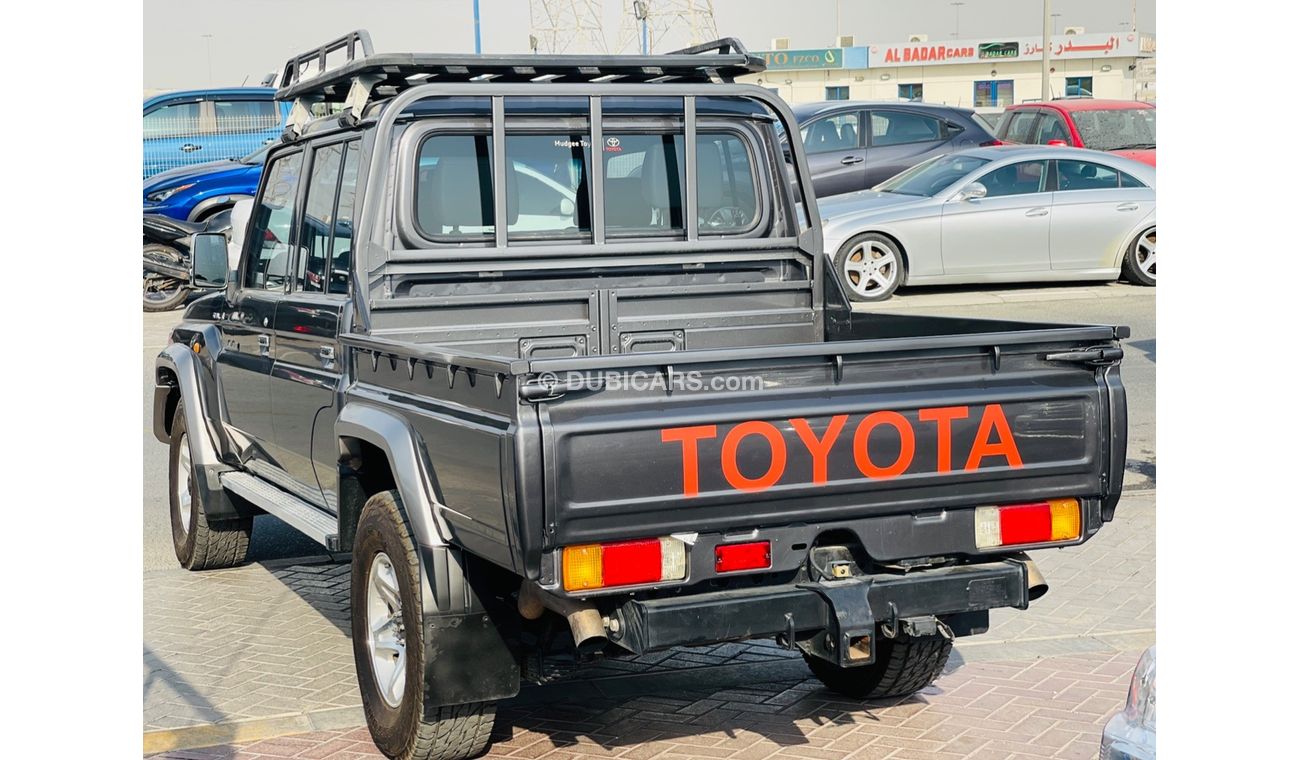 Toyota Land Cruiser Pick Up Toyota Landcruiser double cabin pick up model 2017 Diesel engine color gray  car very good and clean