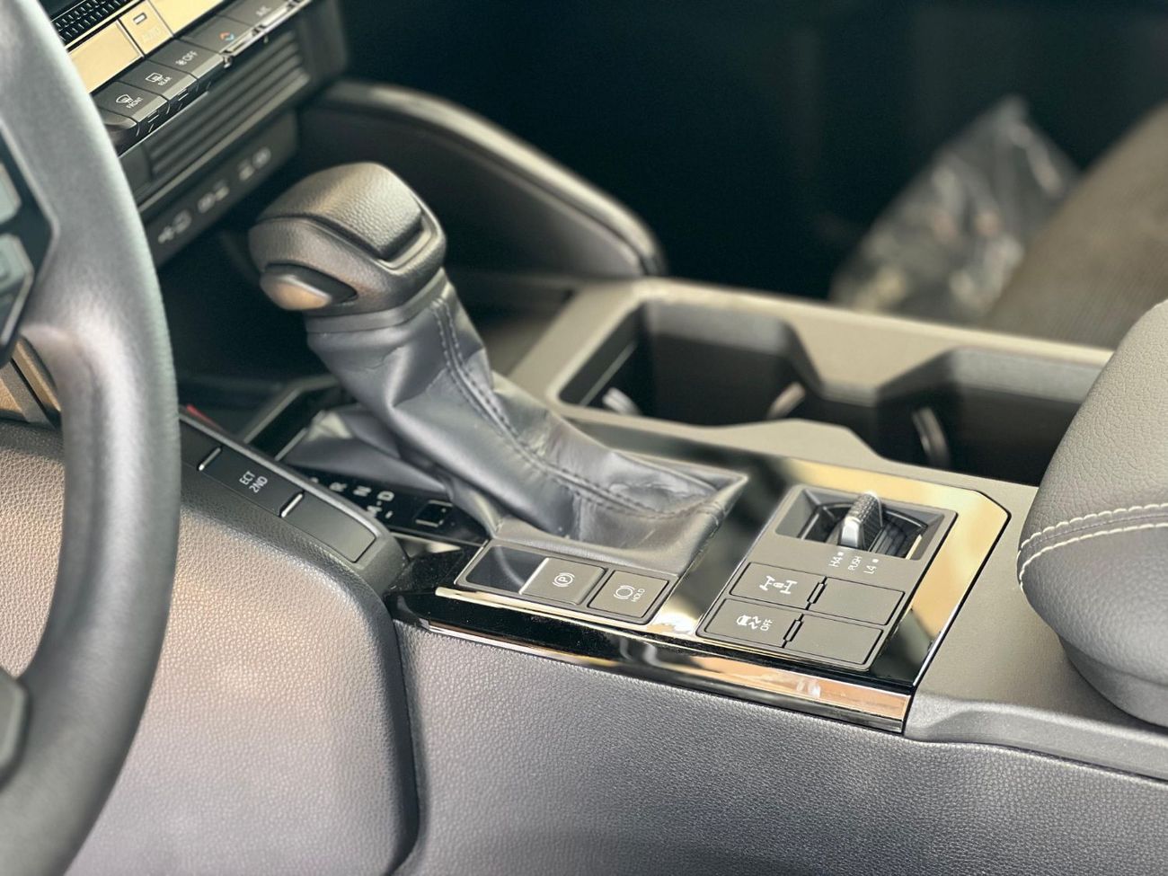 Toyota Prado TOYOTA LAND CRUISER PRADO VX - ENG 2.4L - MODEL 2024