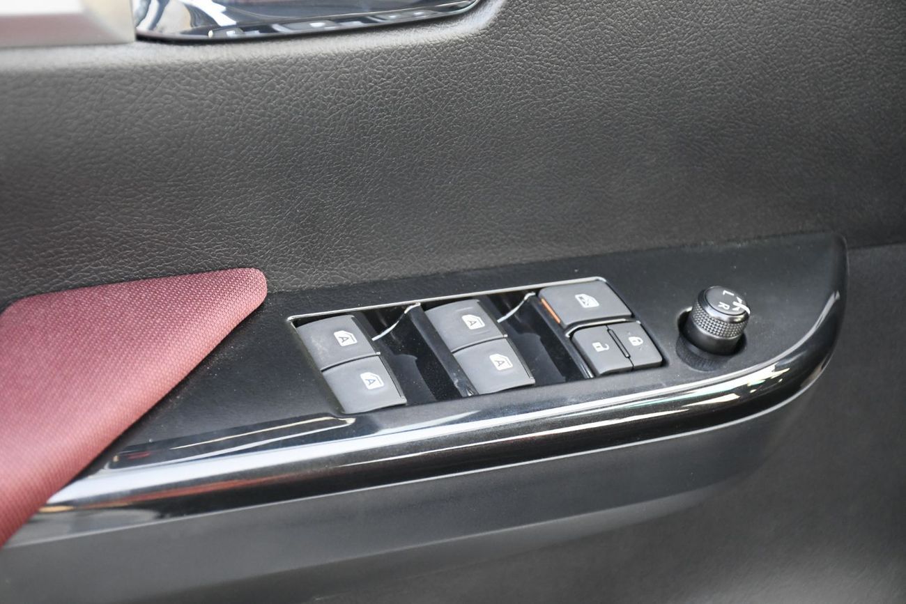 Toyota Hilux 2.7L V4 AT With Air Composer  Push Start Full Option