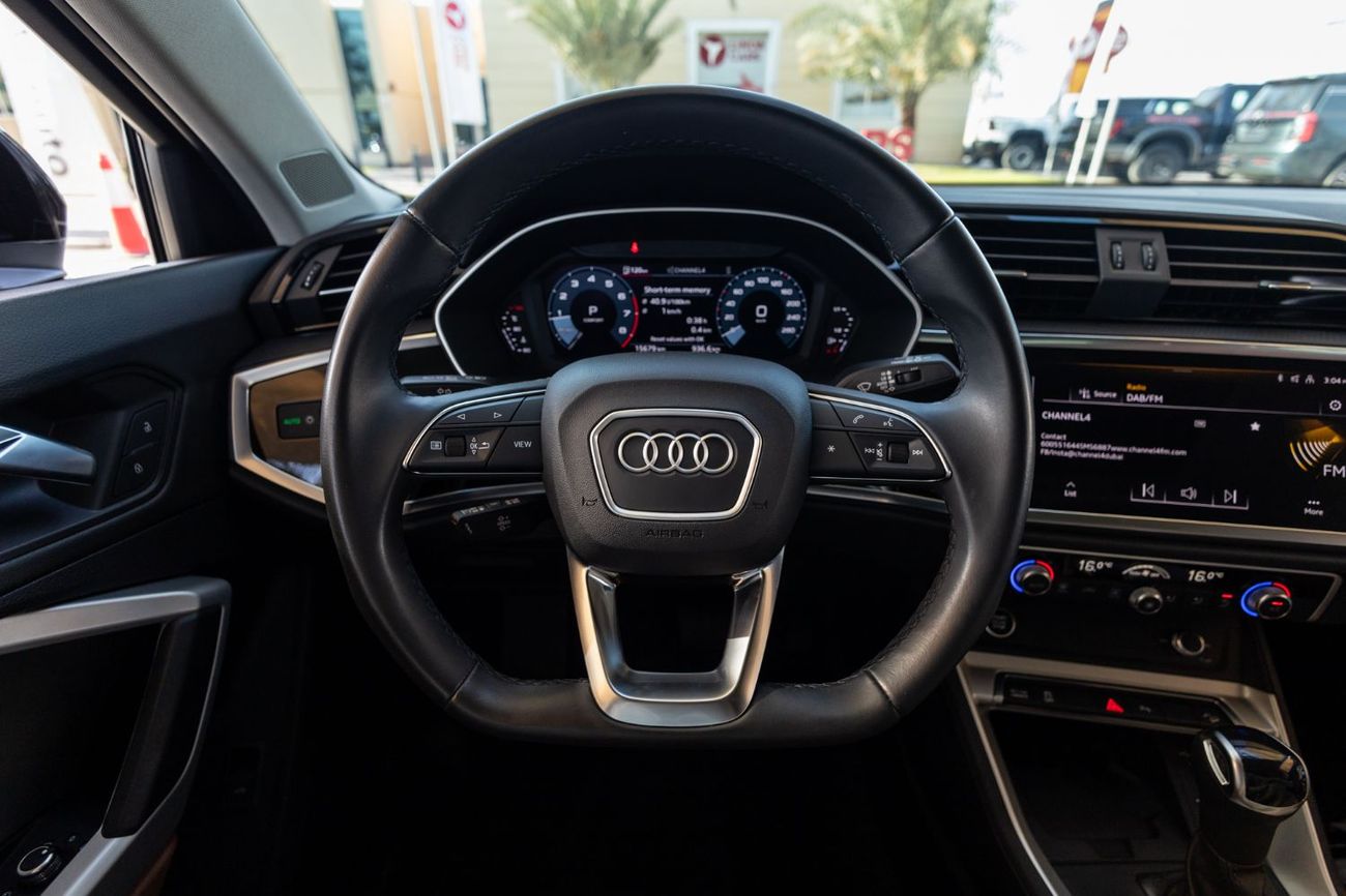Audi Q3 35 TFSI S Line 1.4L