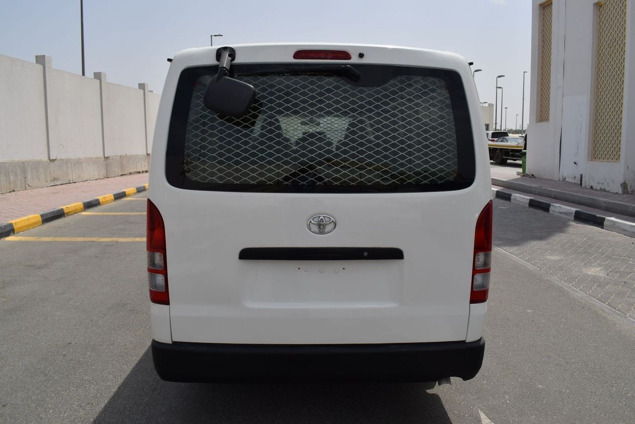 تويوتا هاياس GL - Std سقف