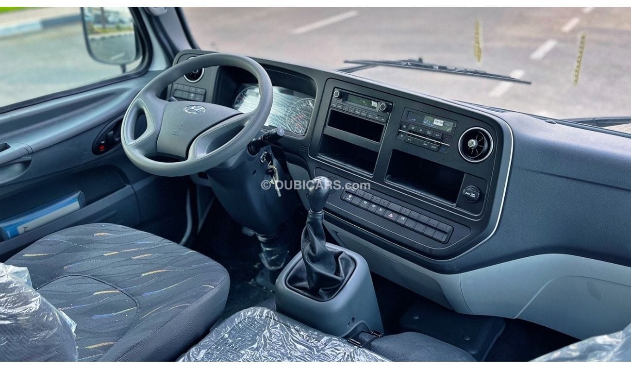 Hyundai County Hyundai County 4.2L diesel 22seter 2023