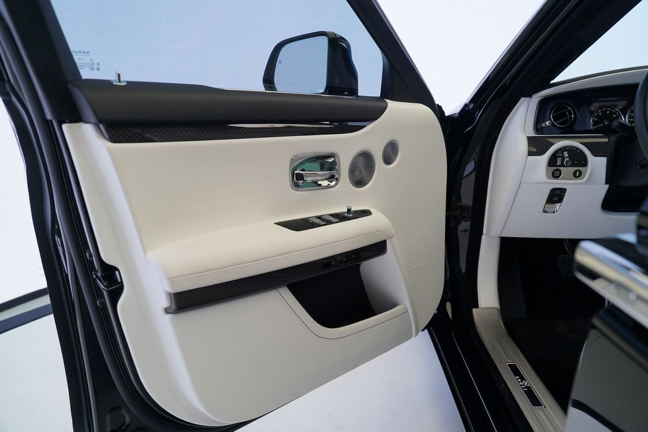 رولز رويس جوست Black Badge 6.6L