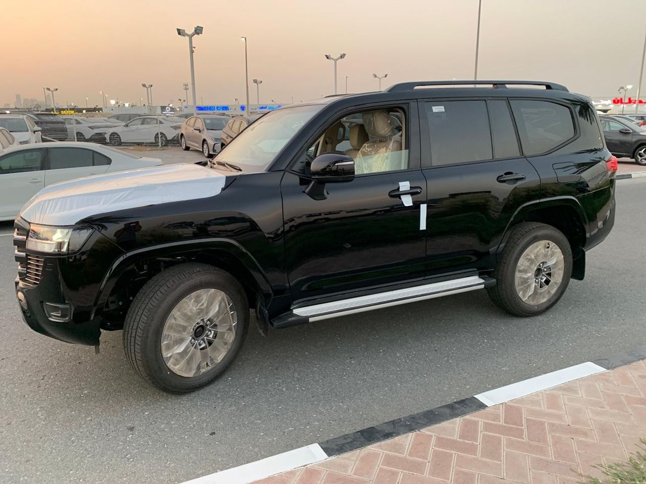 Toyota Land Cruiser GXR A/T 4.0L Gasoline