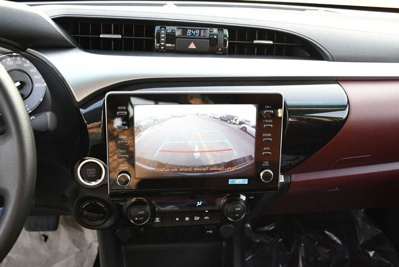 تويوتا هيلوكس 2.7L AUTOMATIC FULL OPTION