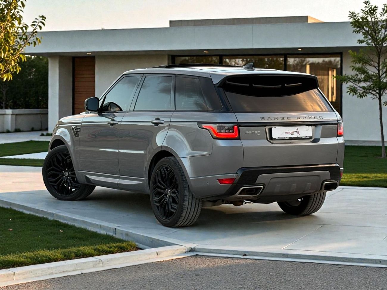 Land Rover Range Rover Sport HSE 3.0L (335 HP) V6 | 2021 | GCC SPECS | AED 3,440 / MONTH