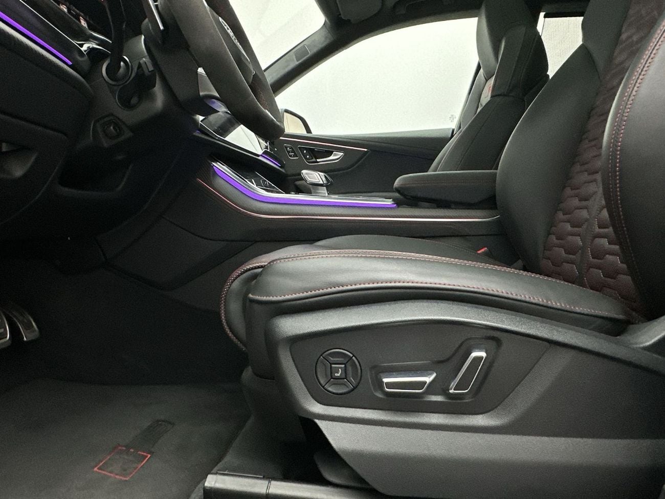 أودي RSQ8 RS Q8 SUV Performance 640hp Carbon Edition (Ref# 19681)