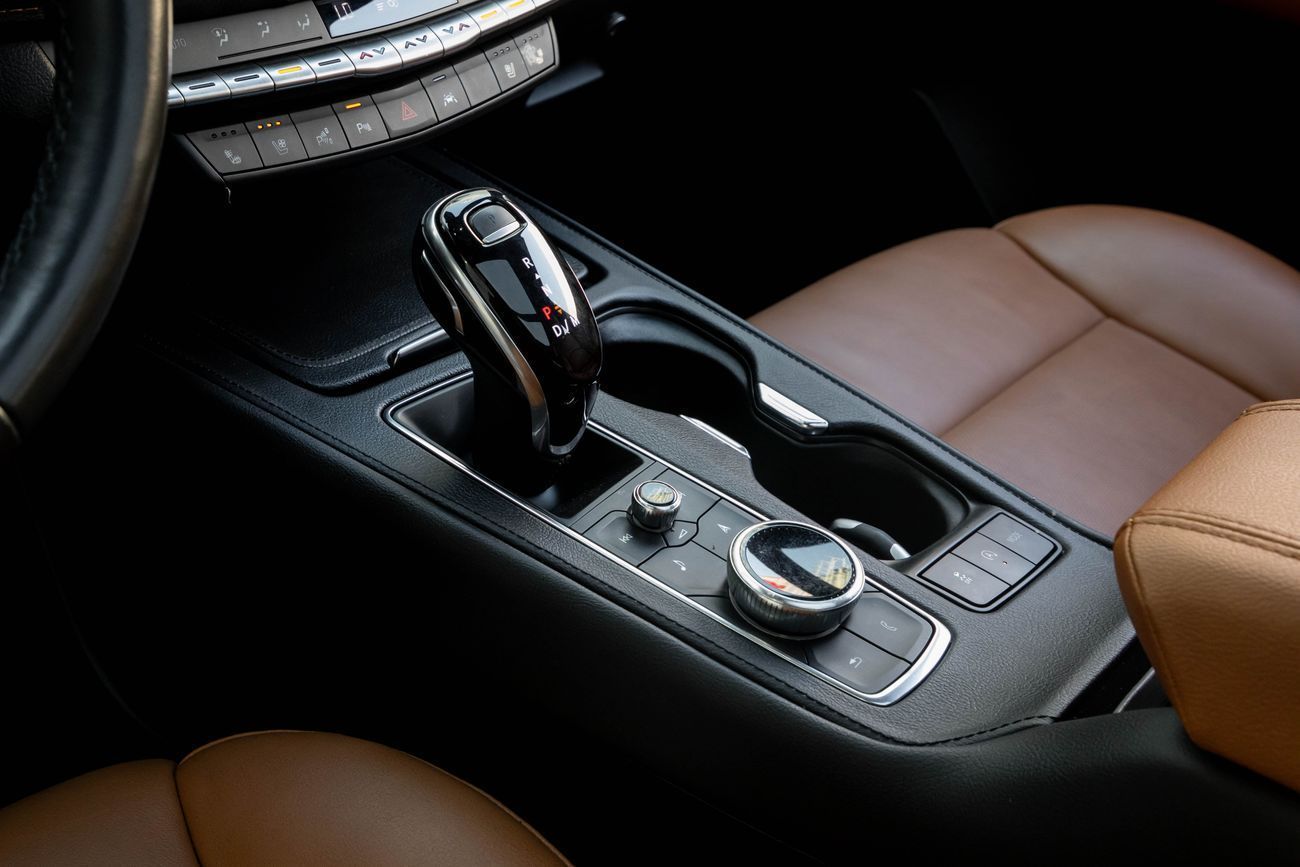 Cadillac XT4 XT4  | 1,615 P.M | 0% Downpayment | Agency Service Contract | Pristine!