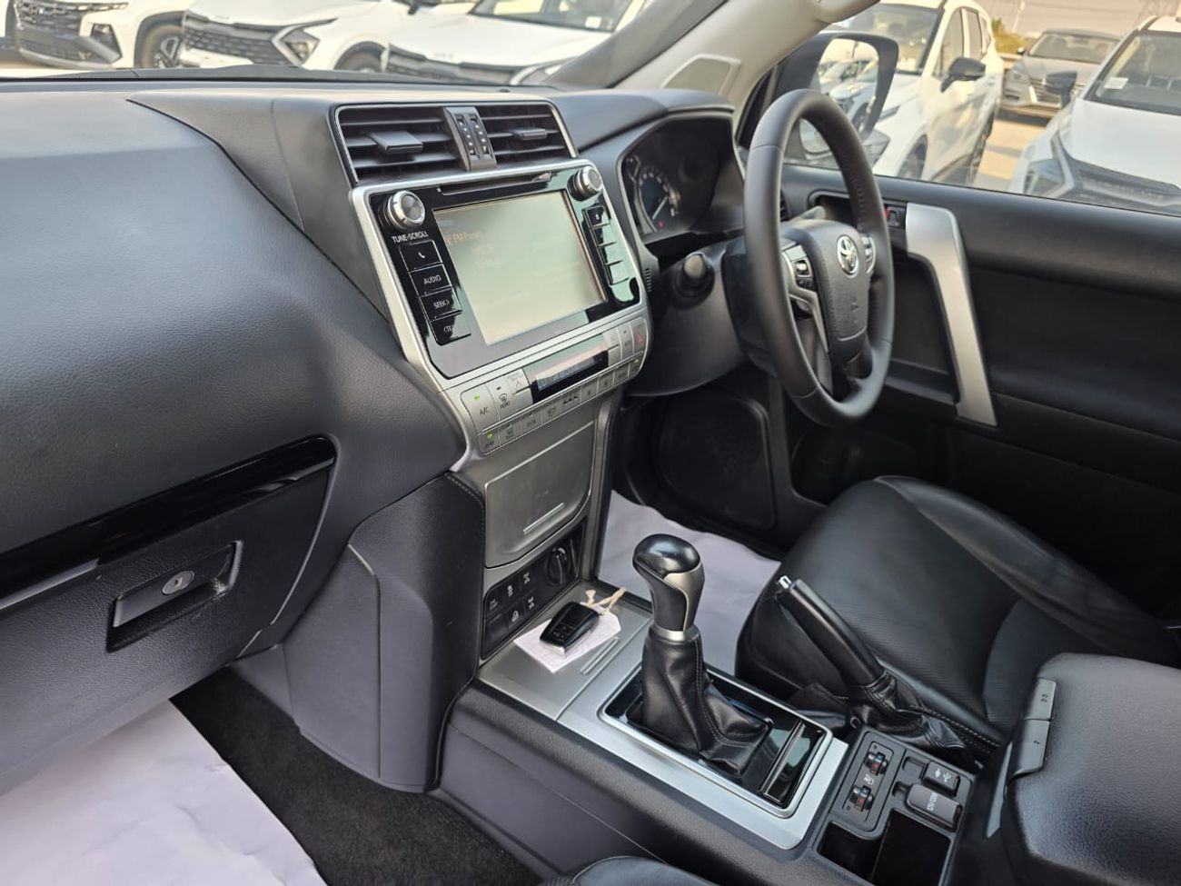 Toyota Prado diesel 2.8 liter automatic gear with back camera leather power seats