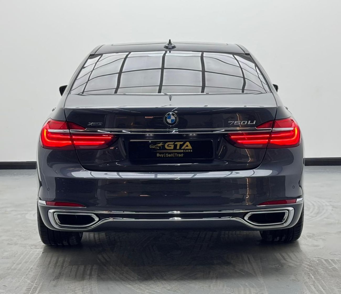 بي أم دبليو 750Li xDrive 4.4L (523 HP) 2016 BMW 750Li xDrive, Full Service History, Excellent Condition, GCC