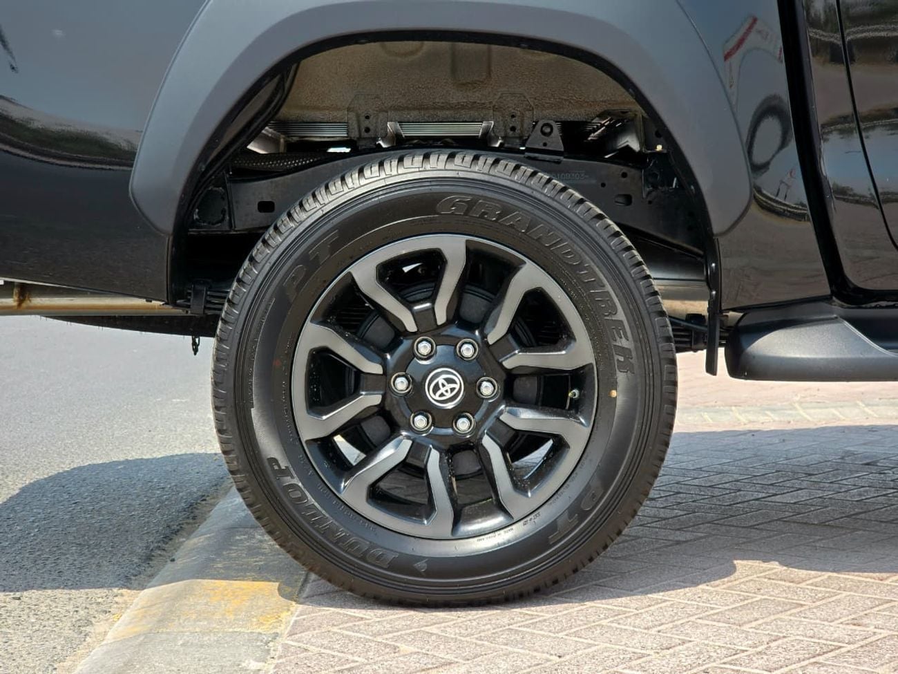 Toyota Hilux TOYOTA HILUX ADVENTURE 4.0L FULL-OPTION BLACK COLOR 2025 MODEL (BSM)