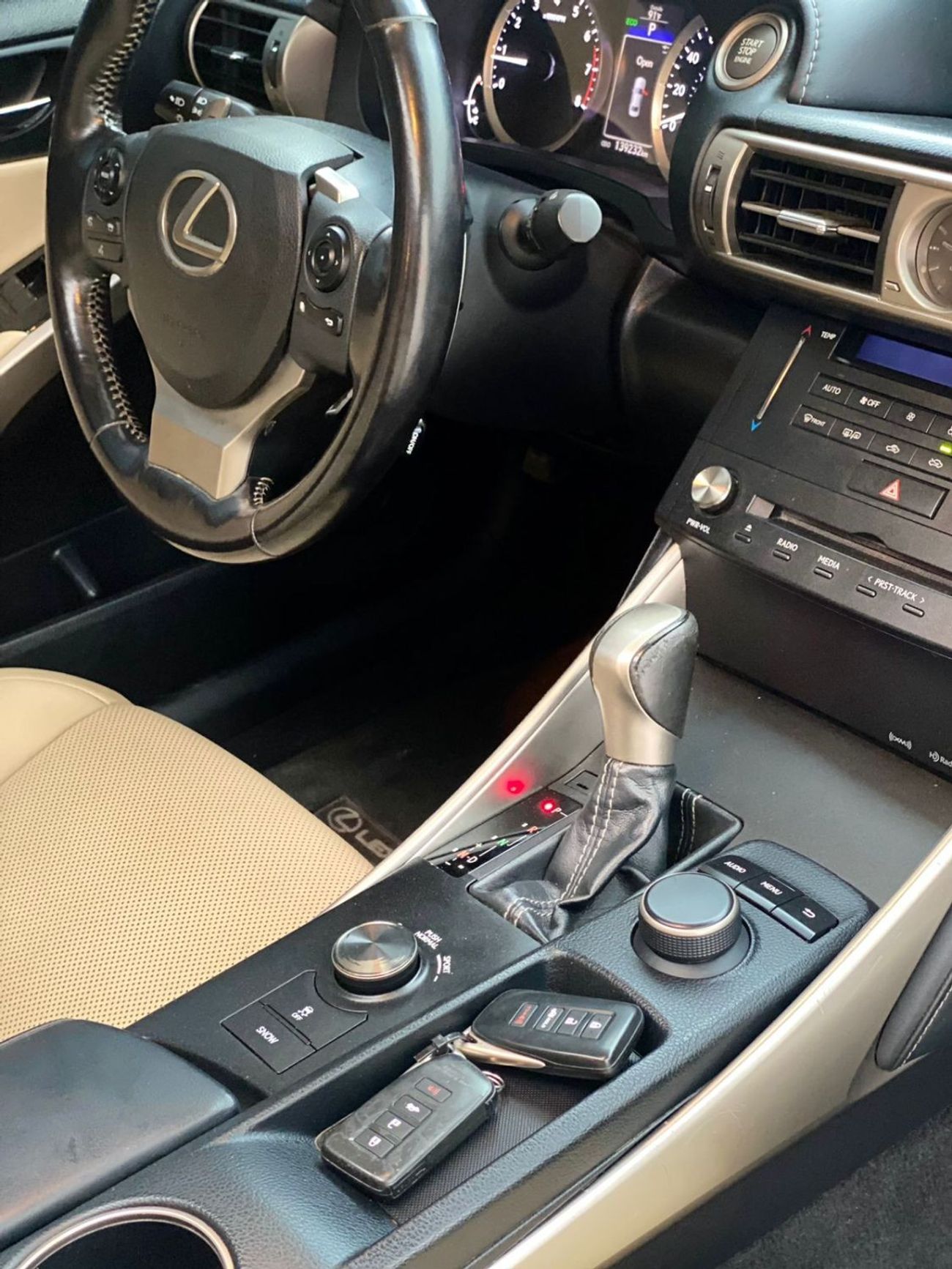 Lexus IS250 F Sport LEXUS IS F 250  PRICE: 41,000 DIRHAMS  MILEAGE : 139,000 km  American specifications  6 cyli