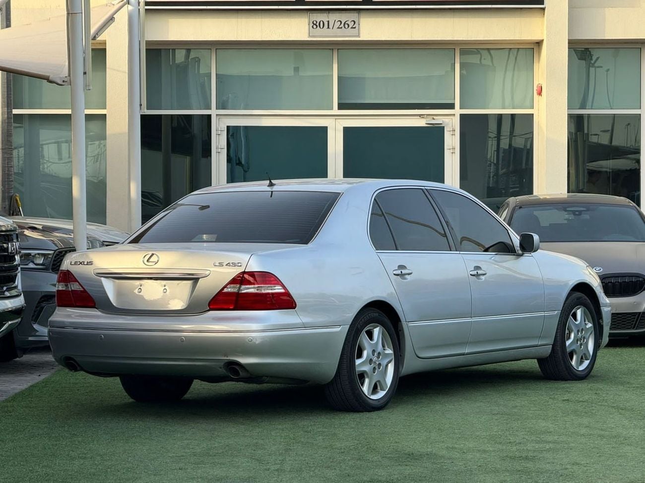 لكزس LS 430 لكزس LS430 وارد 2004 بحاله ممتازه السياره بدون اى اعطال