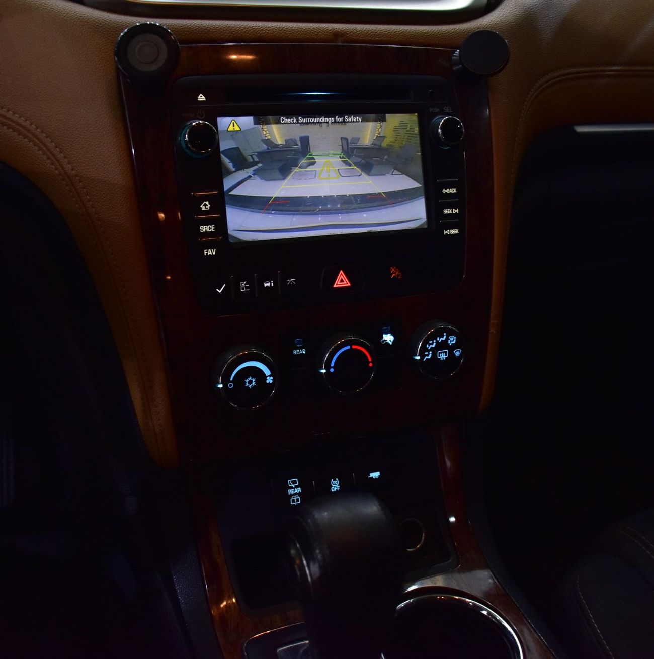 شيفروليه ترافيرس EXCELLENT DEAL for our Chevrolet Traverse LT ( 2014 Model ) in White Color GCC Specs