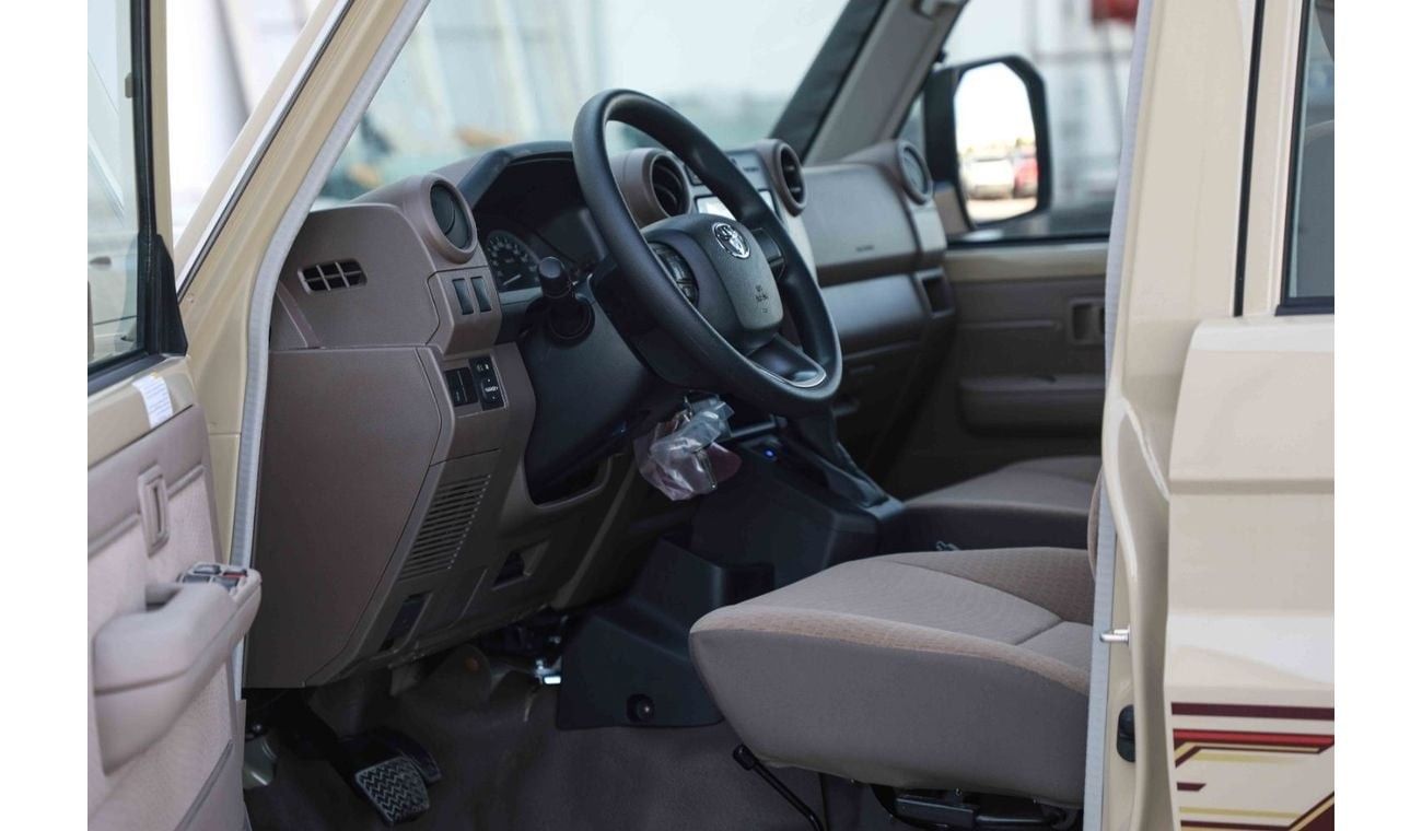 Toyota Land Cruiser Pick Up 2024 TOYOTA LAND CRUISER PICK UP LC79 DC 2.8- BEIGE inside BEIGE | Export Only