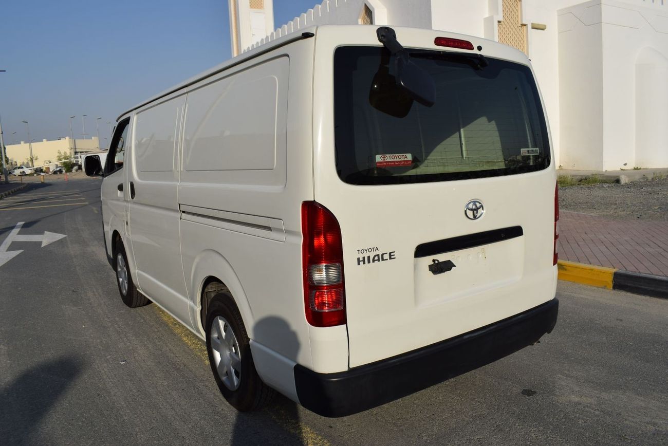 Toyota Hiace GL - Standard Roof Toyota Hiace Std Roof Van, model:2021. free of accident with low mileage