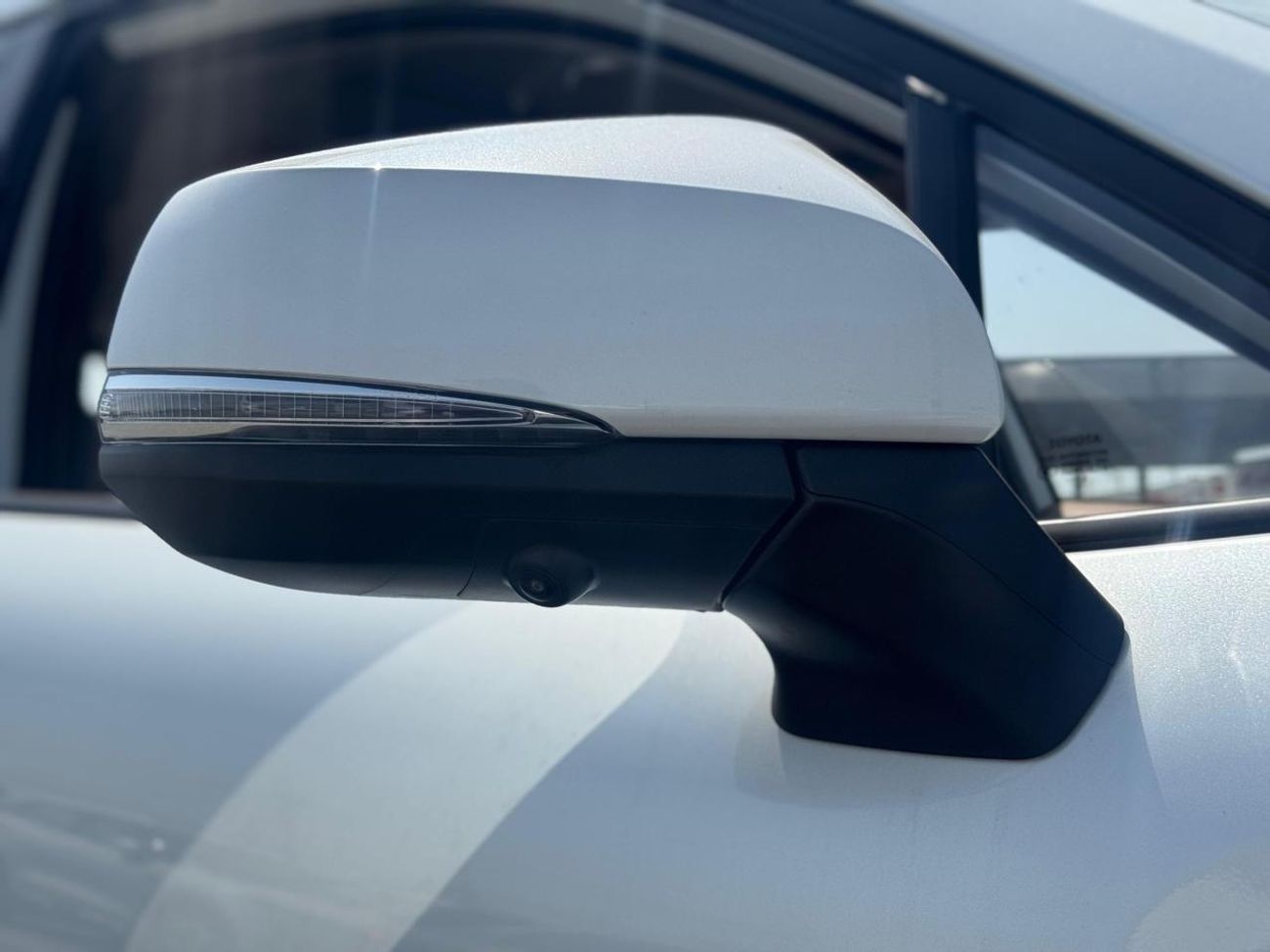 Toyota Corolla Cross TOYOTA CROSS WITH RARE CAMERA ,POWER TAILGATE , 2.0  HYBRID MY 2025