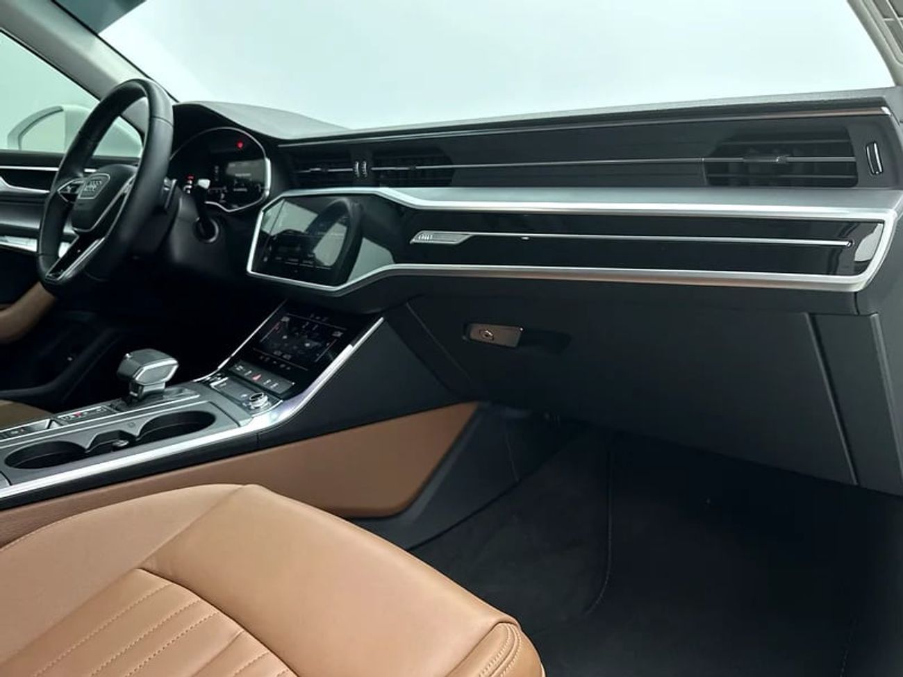 Audi A6 Sedan Advanced 40 TFSI 190hp Business (Ref# 011752) EXCLUSIVE RAMADAN OFFER