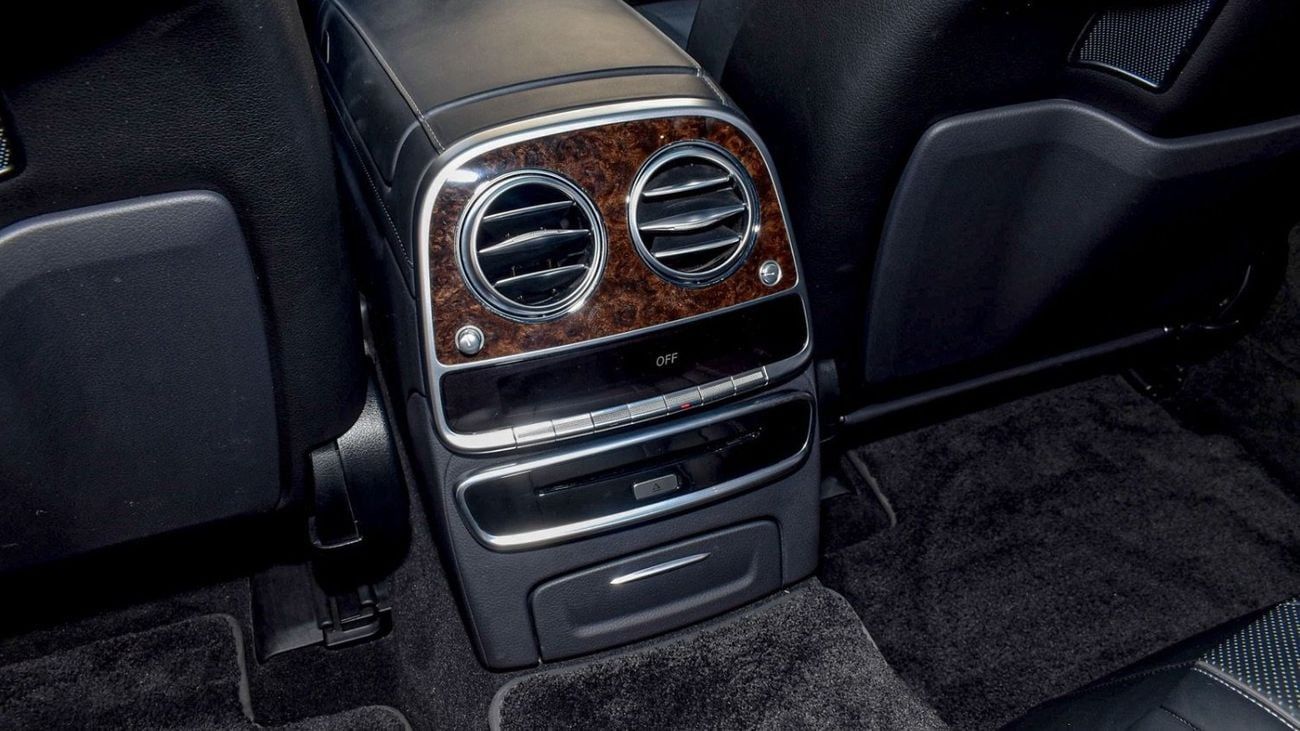 Mercedes Benz S560 Std 4.0L (463 HP)