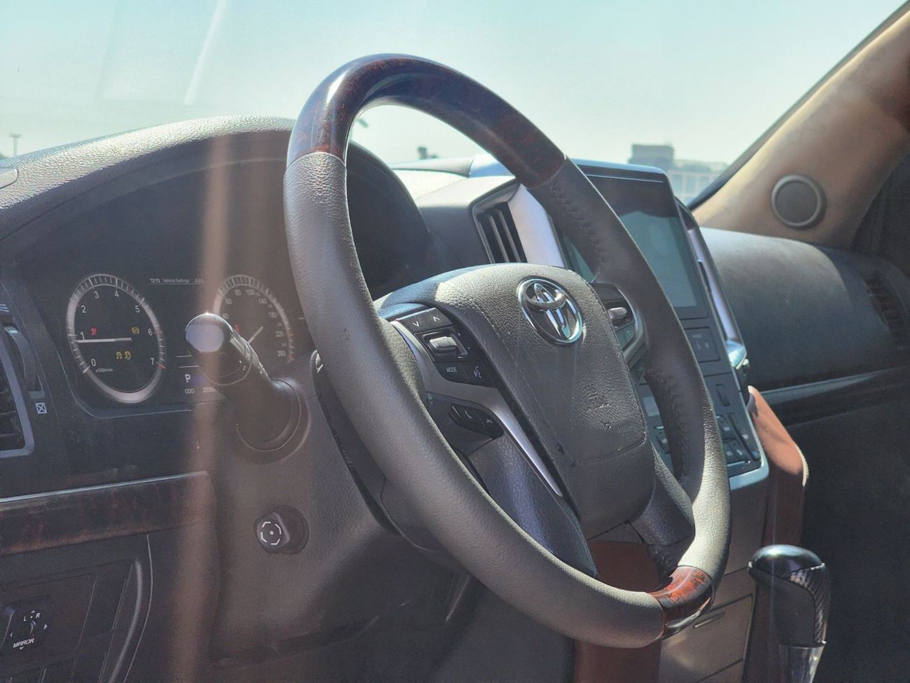 تويوتا لاند كروزر VX.R V8 upgrade 2021