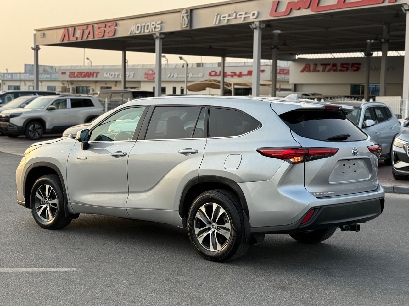 Toyota Highlander XLE Hybrid 2.5 L Full Option 2022