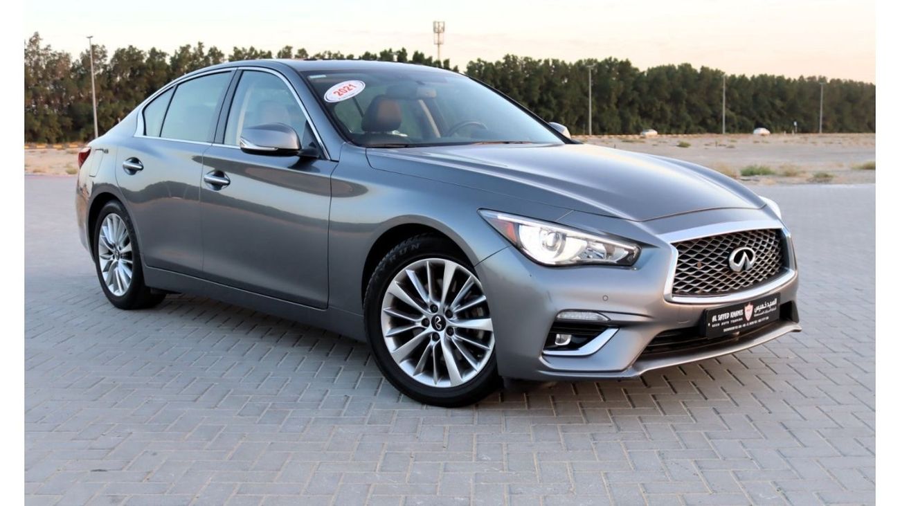 إنفينيتي Q50 سبورت خالية من الحوادث - خليجي - مكينة 3000 سي سي - السيارة بحالة الوكالة من الداخل والخارج