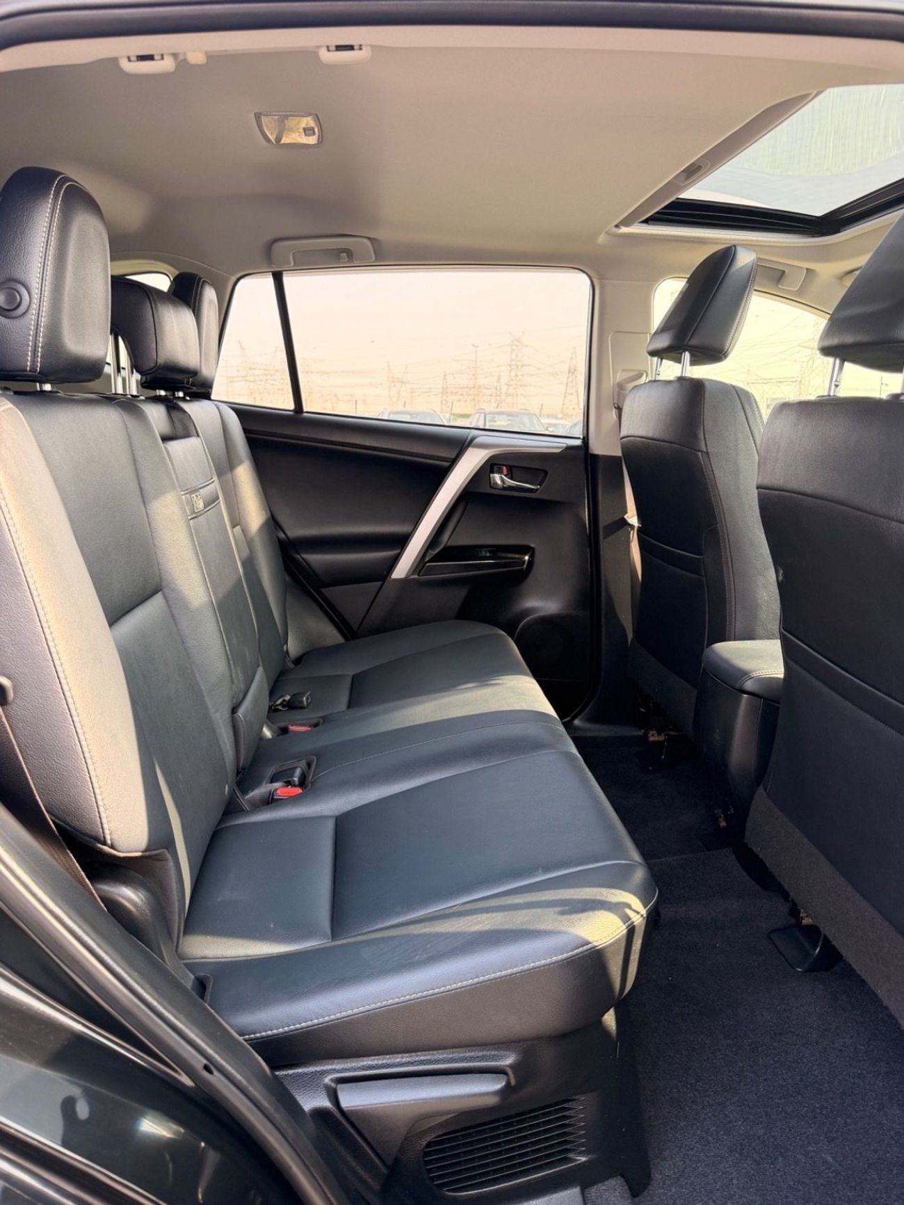 Toyota RAV4 Hybrid Limited 2.5L full option