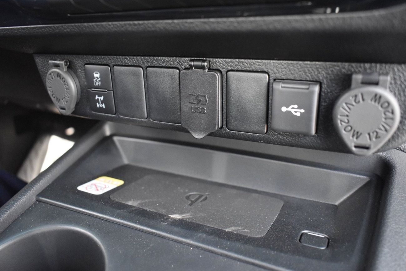 تويوتا هيلوكس 2025 TOYOTA HILUX ADVENTURE 4.0L V6 PETROL FULL OPTION