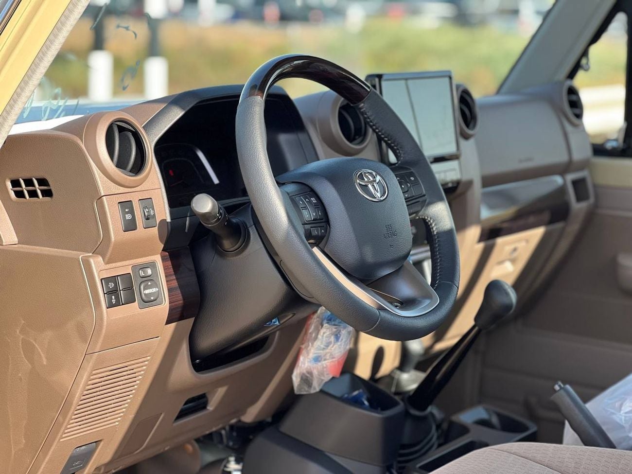 Toyota Land Cruiser Pick Up S/C LC79 2.8L DSL M/T // 2025 // HIGH OPTION WITH RADAR , DIFF LOCK , DVD&BACK CAMERA // SPECIAL OFF