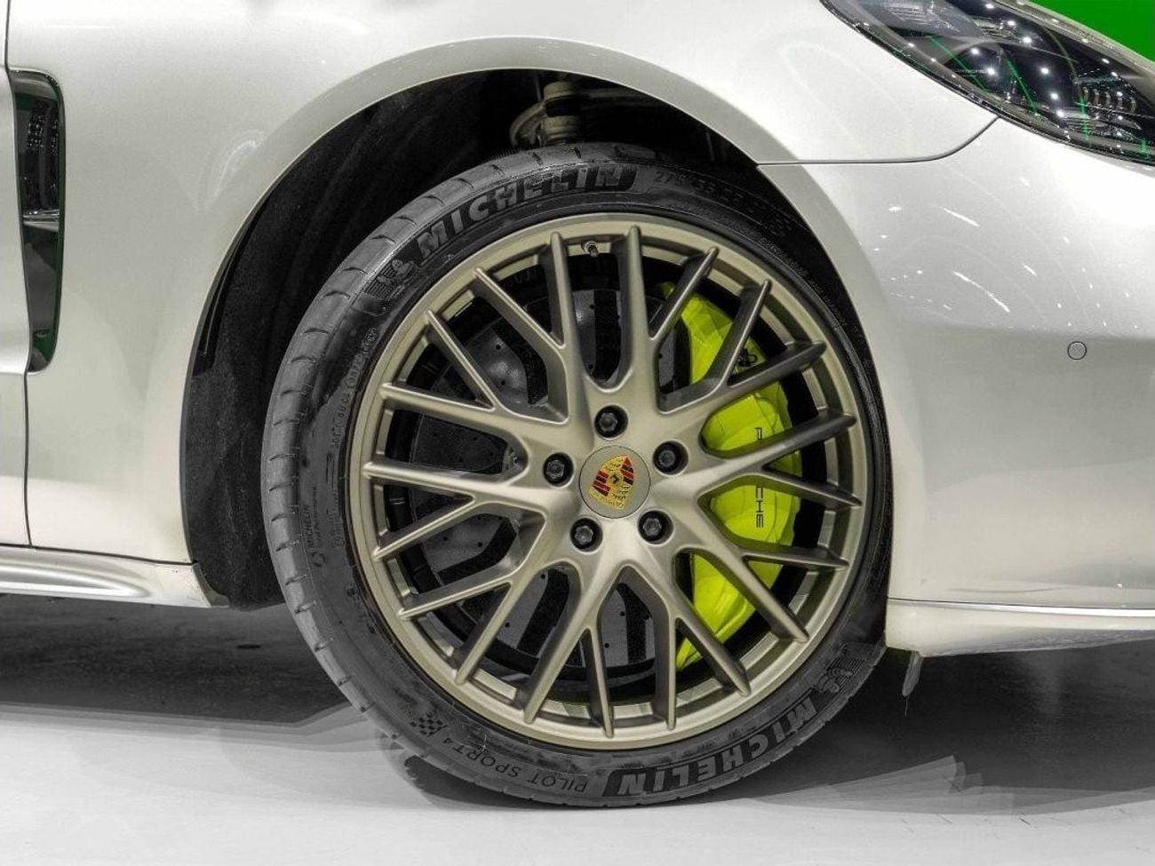 بورش باناميرا PANAMERA TURBO S E-HYBRID EXECUTIVE -SPORT EXHAUST- SPORT DESIGN PACKAGE -REAR SEAT ENTERTAINMENT