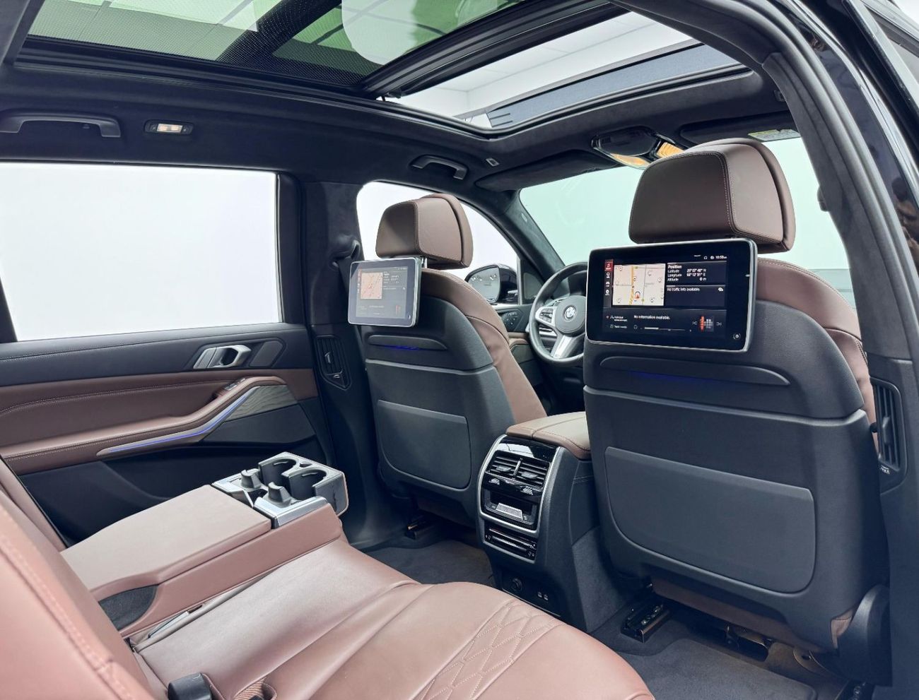 بي أم دبليو X7 XDrive40i 3.0L 2020 BMW X7 xDrive40i M-Sport, 2026 BMW Warranty + Service Pack, 7 Seater, Excellent 