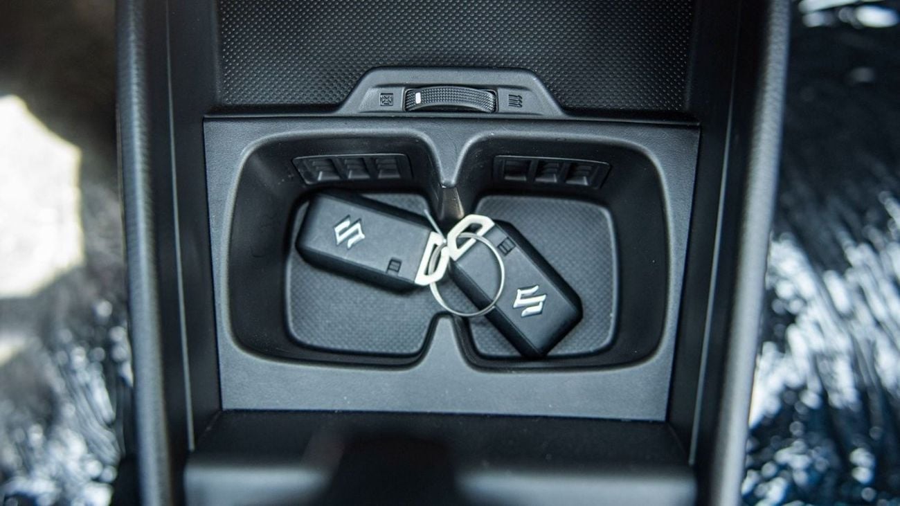 سوزوكي ايرتيغا SUZUKI ERTIGA GLX 1.5P AT