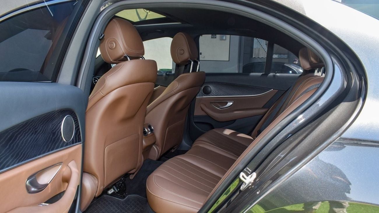 Mercedes-Benz E 350 2.0L  Rear-Wheel Drive