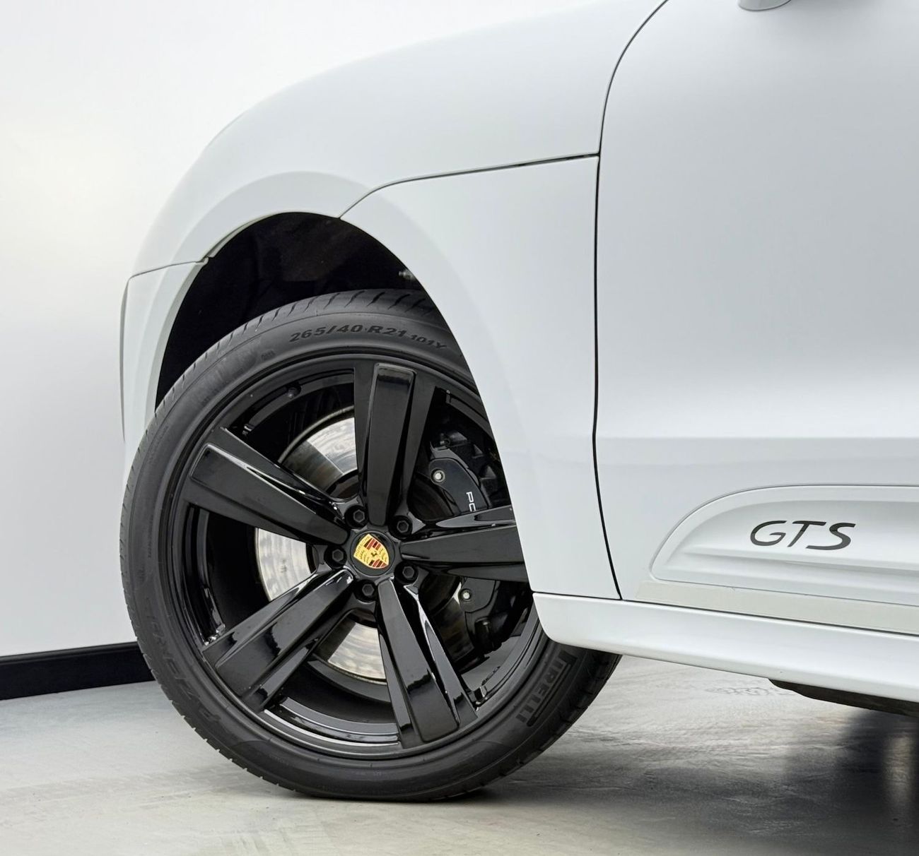 Porsche Macan GTS 2.9L (435 HP) 2023 Porsche Macan GTS, 2026 Porsche Warranty, Carbon Fiber Package, Fully Loaded,