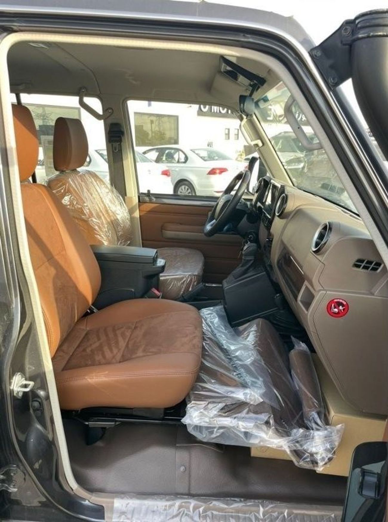 Toyota Land Cruiser Pick Up VDJ79 2.8L DIESEL A/T DOUBLE CABIN FULL OPTION PICKUP