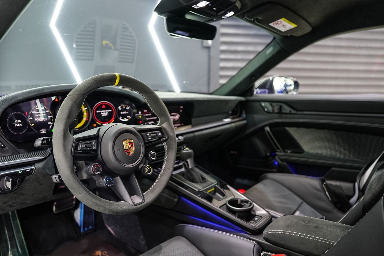 بورش 911 GT3 RS 4.0L (520 HP) Coupe Weissach Pack, Full Carbon, Ceramic Brakes, Dealer Warranty Till 23/02/20