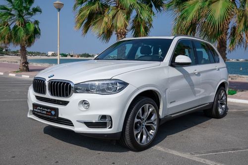 BMW X5 BMW X5 GCC 7 Seater White Full Options ,Accident Free,TwinPower Turbo inline 6-cylinder engine