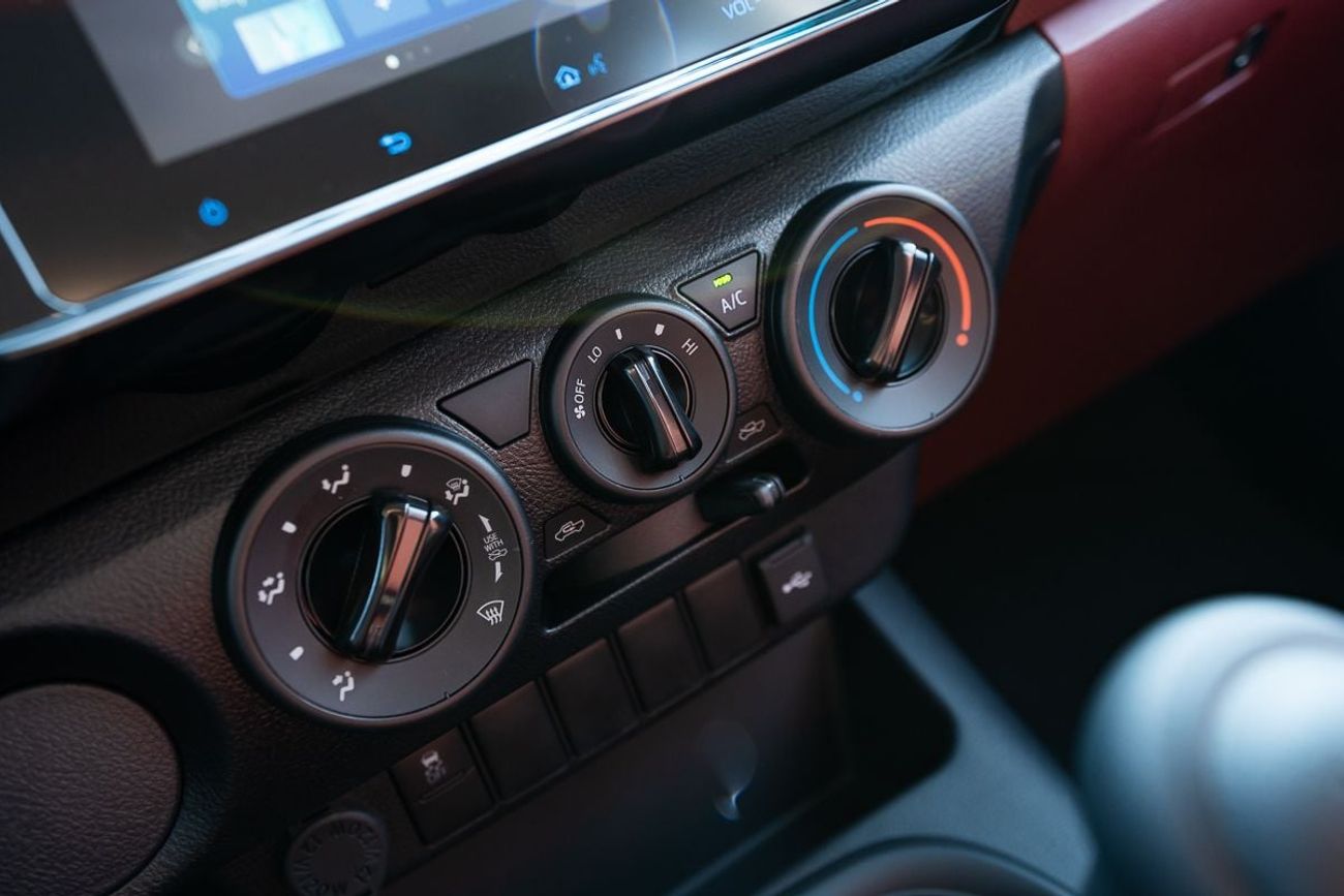 تويوتا هيلوكس Manual Transmission 4x2